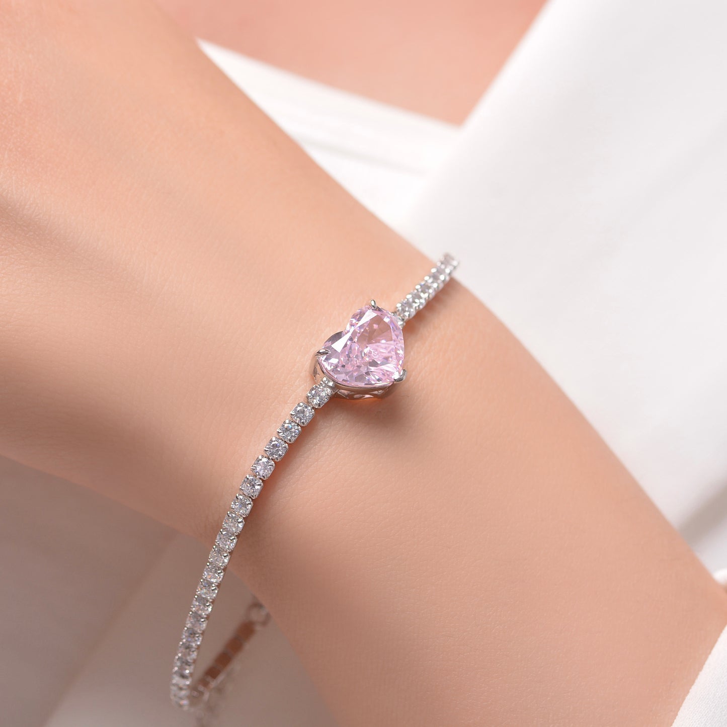 Luxury Heart-Shaped High Carbon Diamond Jewelry