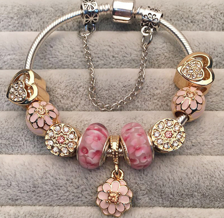 Blush Chapter Bracelet 🌸