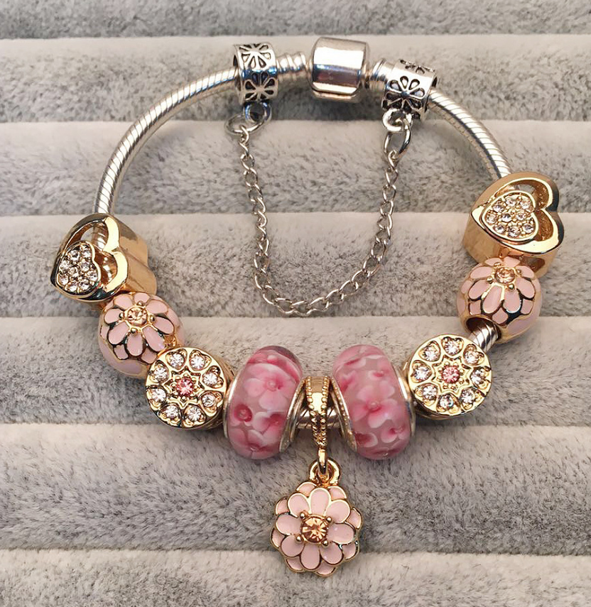 Blush Chapter Bracelet 🌸